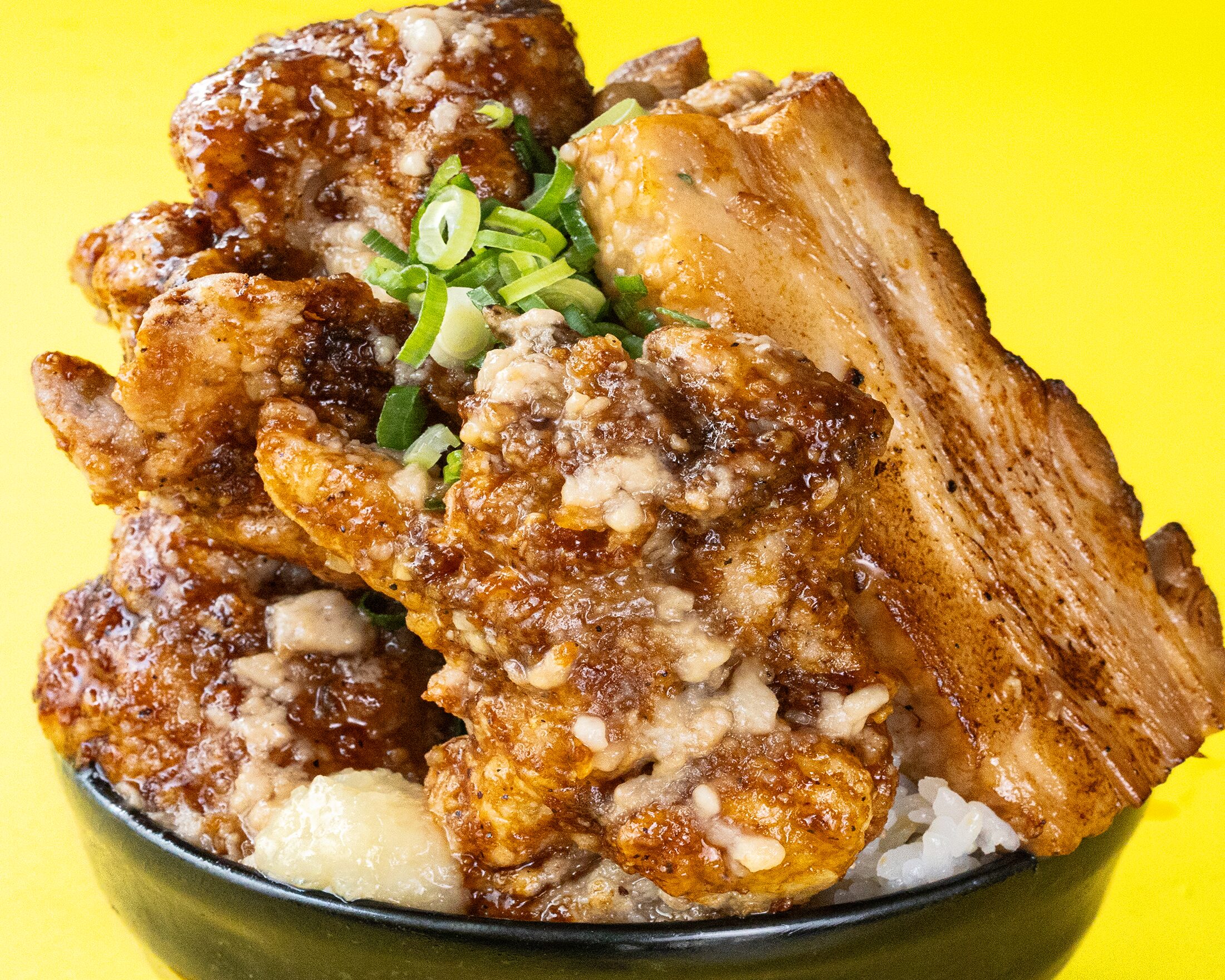 【二郎系チャーシュー&唐揚げ丼】豚エース